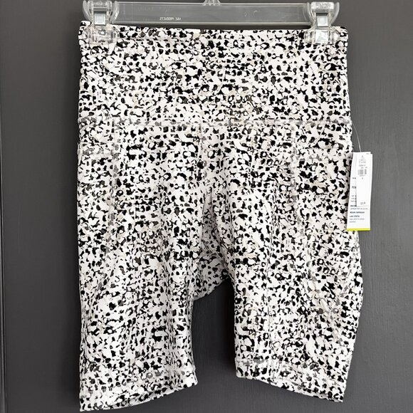 NEW Old Navy Active Powersoft Bermuda Shorts Women's Size Small 8" GoDry Pockets - Picture 1 of 10